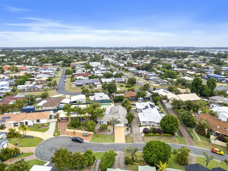 8 Fathom Court, Banksia Beach QLD 4507
