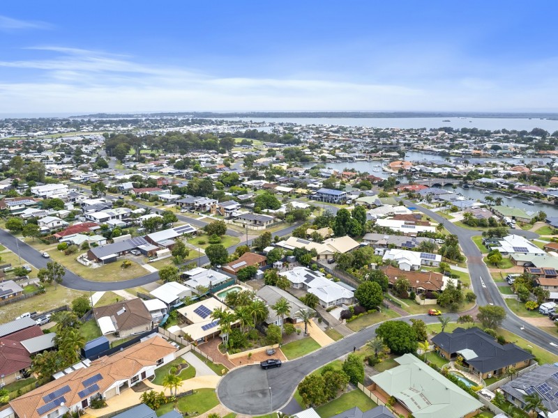 8 Fathom Court, Banksia Beach QLD 4507