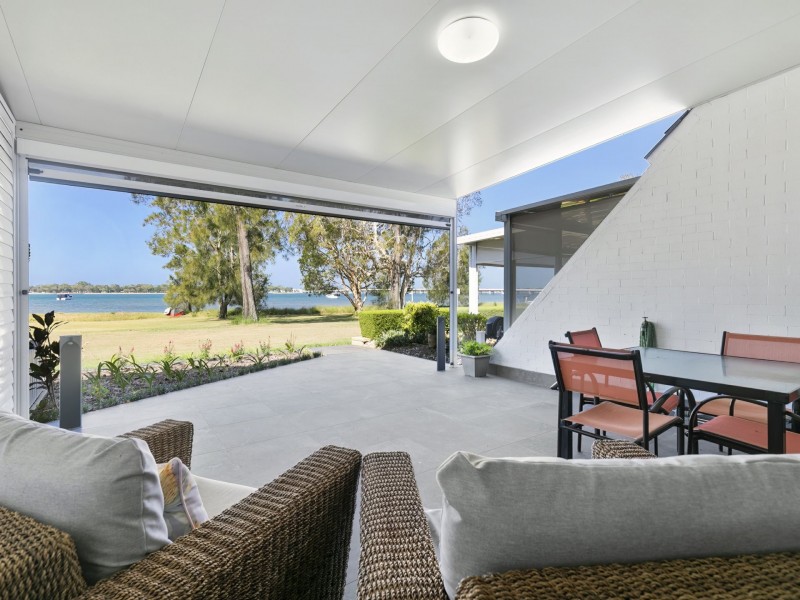 19A/16 Spinnaker Drive, Sandstone Point QLD 4511