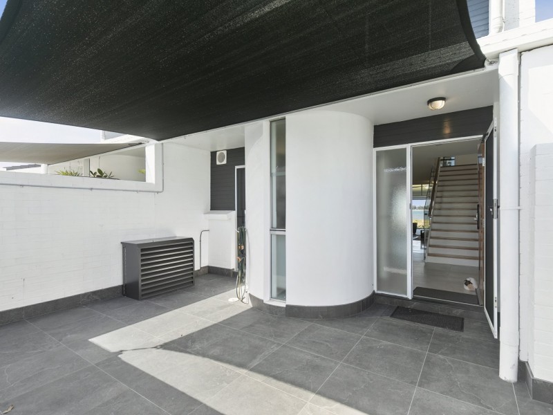 19A/16 Spinnaker Drive, Sandstone Point QLD 4511