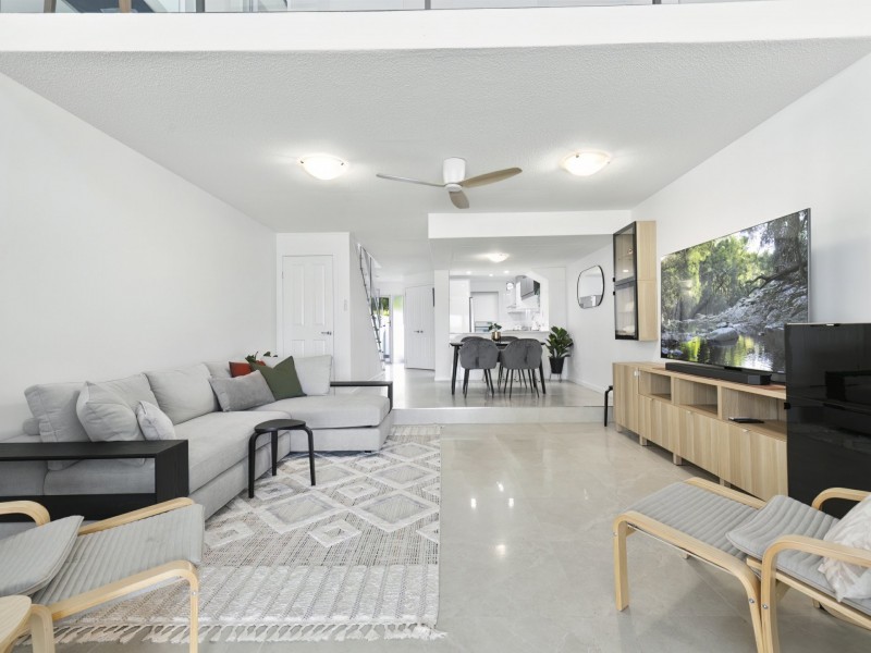 19A/16 Spinnaker Drive, Sandstone Point QLD 4511