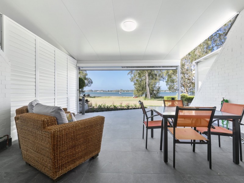 19A/16 Spinnaker Drive, Sandstone Point QLD 4511