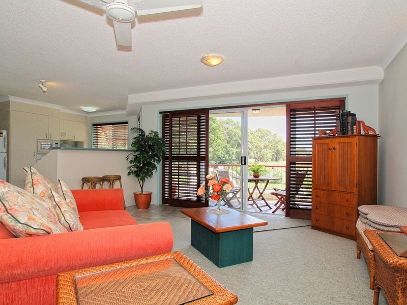 2/1 Links Ct, Woorim QLD 4507