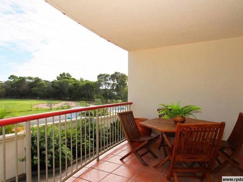 2/1 Links Ct, Woorim QLD 4507