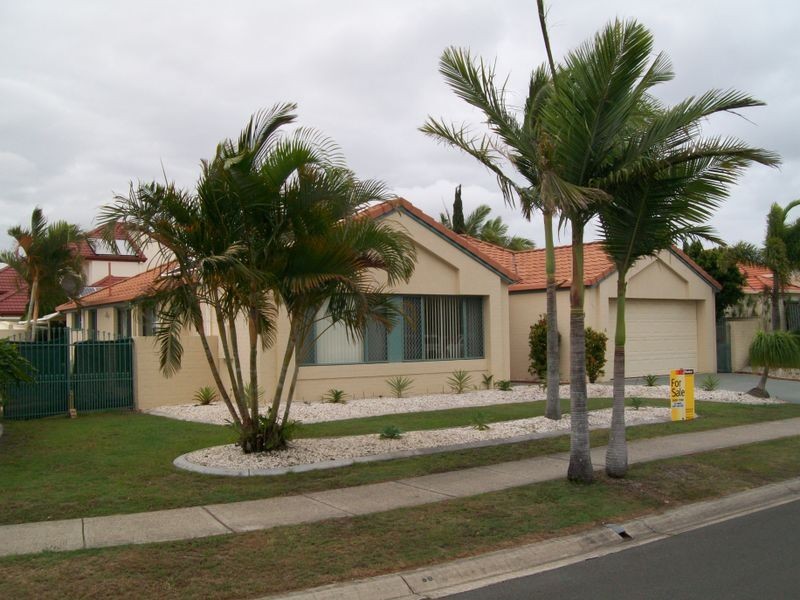 212 Endeavour Drive, Banksia Beach QLD 4507