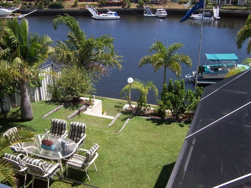 8 Topsail Circuit, Banksia Beach QLD 4507