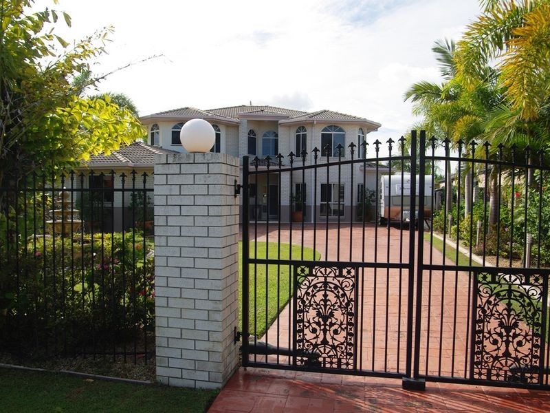 8 Topsail Circuit, Banksia Beach QLD 4507