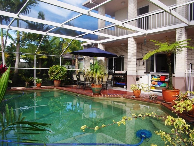 8 Topsail Circuit, Banksia Beach QLD 4507