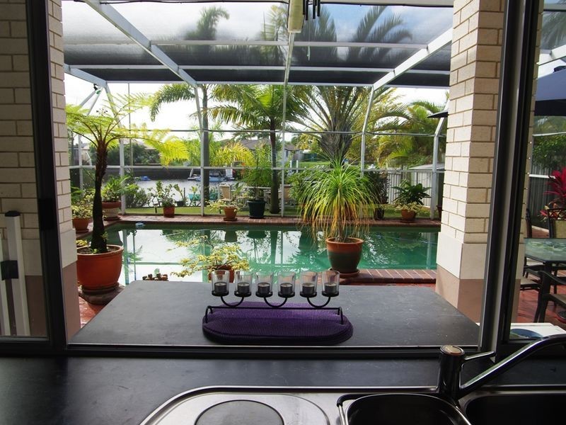 8 Topsail Circuit, Banksia Beach QLD 4507