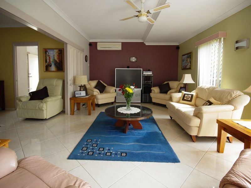 8 Topsail Circuit, Banksia Beach QLD 4507