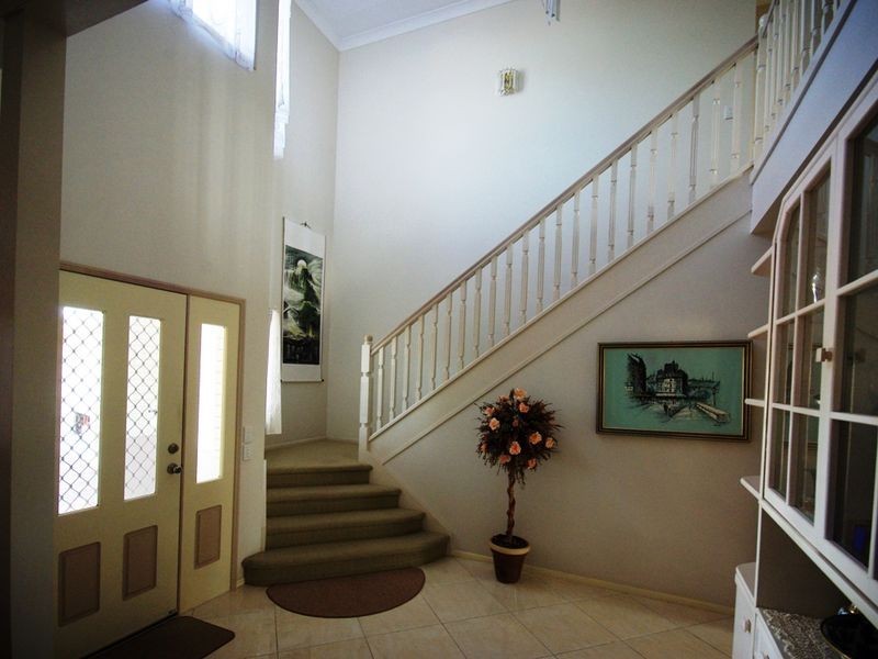 8 Topsail Circuit, Banksia Beach QLD 4507