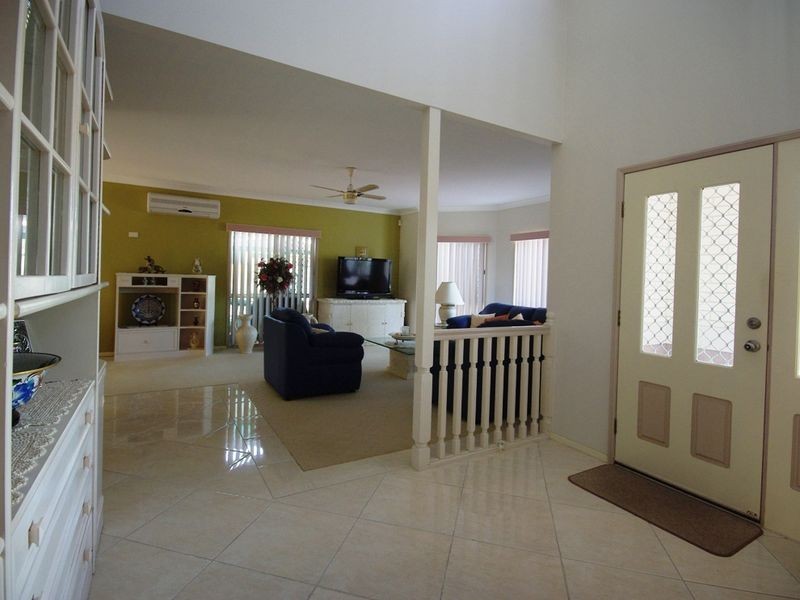 8 Topsail Circuit, Banksia Beach QLD 4507