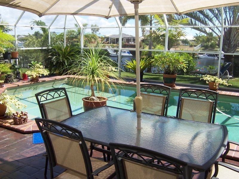 8 Topsail Circuit, Banksia Beach QLD 4507