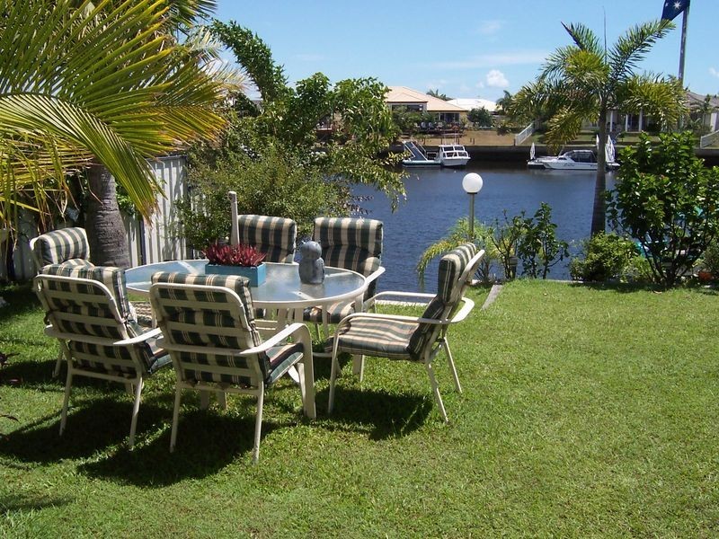 8 Topsail Circuit, Banksia Beach QLD 4507