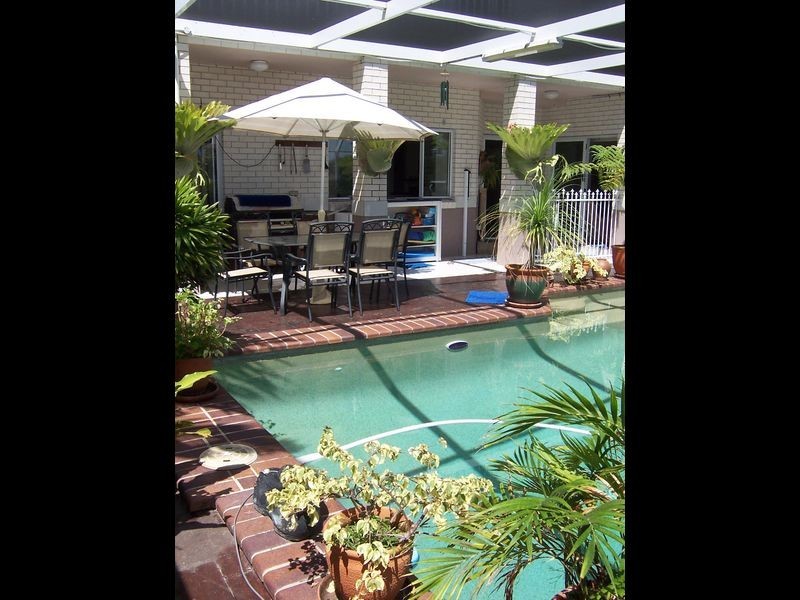 8 Topsail Circuit, Banksia Beach QLD 4507