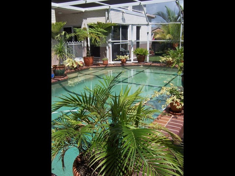 8 Topsail Circuit, Banksia Beach QLD 4507