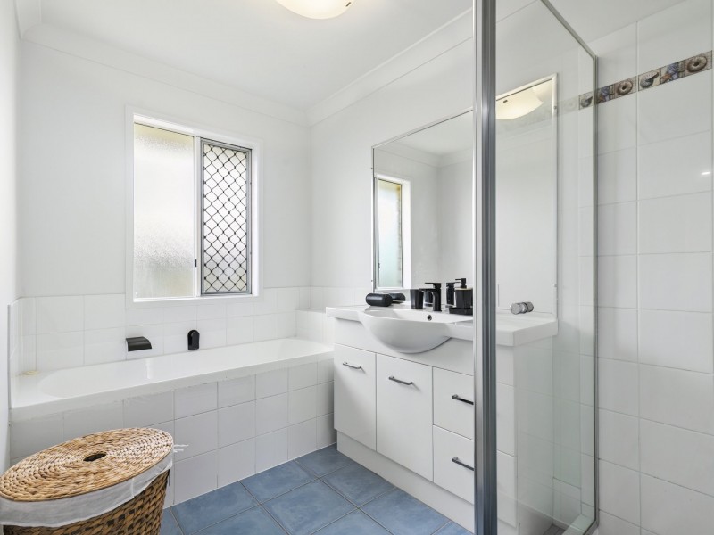14 Bondi Court, Sandstone Point QLD 4511