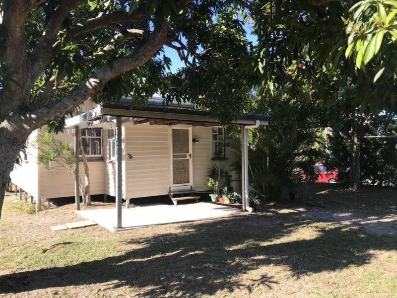 2 Bishop Road, Beachmere QLD 4510