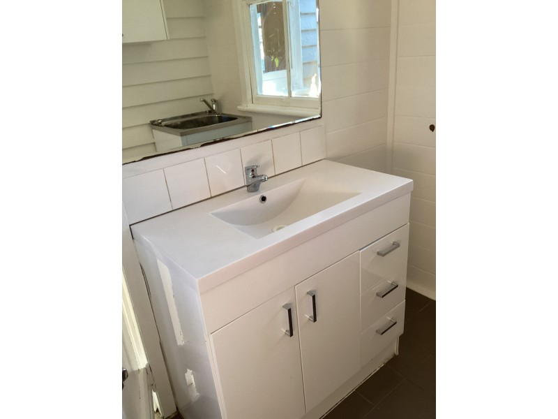 2 Bishop Road, Beachmere QLD 4510