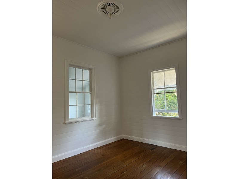 2 Bishop Road, Beachmere QLD 4510