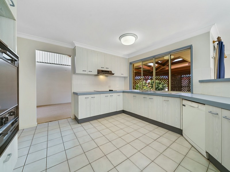 52 Wattle Avenue, Bongaree QLD 4507