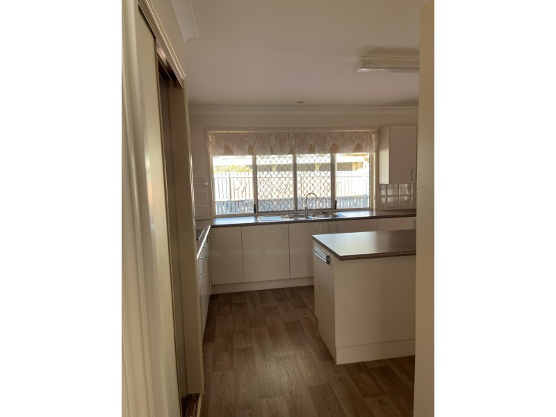 41 Carpenter Way, Sandstone Point QLD 4511