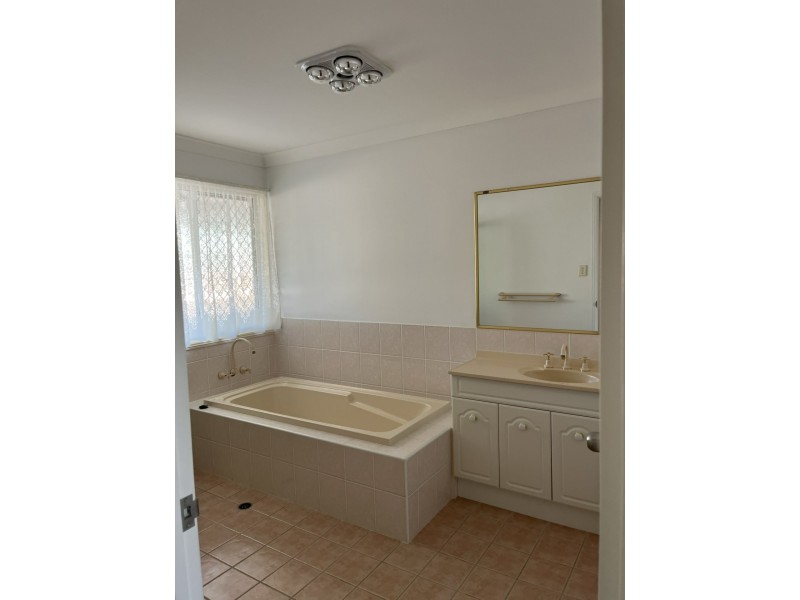 41 Carpenter Way, Sandstone Point QLD 4511
