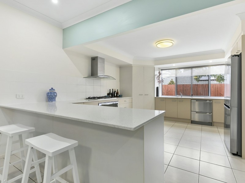 17 Captain Cook Drive, Banksia Beach QLD 4507