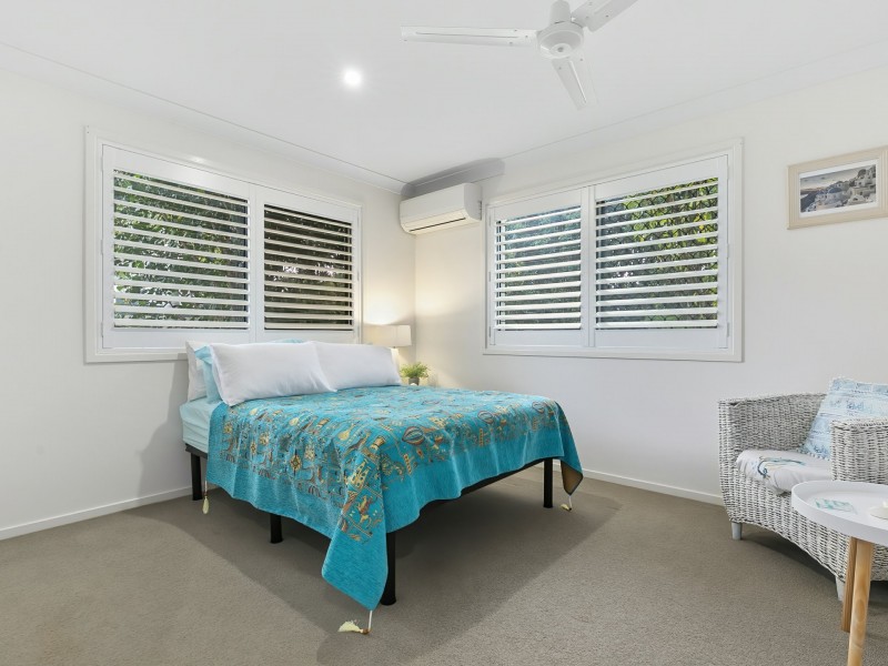 17 Captain Cook Drive, Banksia Beach QLD 4507