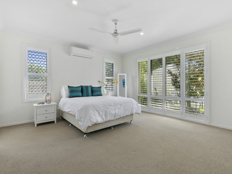 17 Captain Cook Drive, Banksia Beach QLD 4507