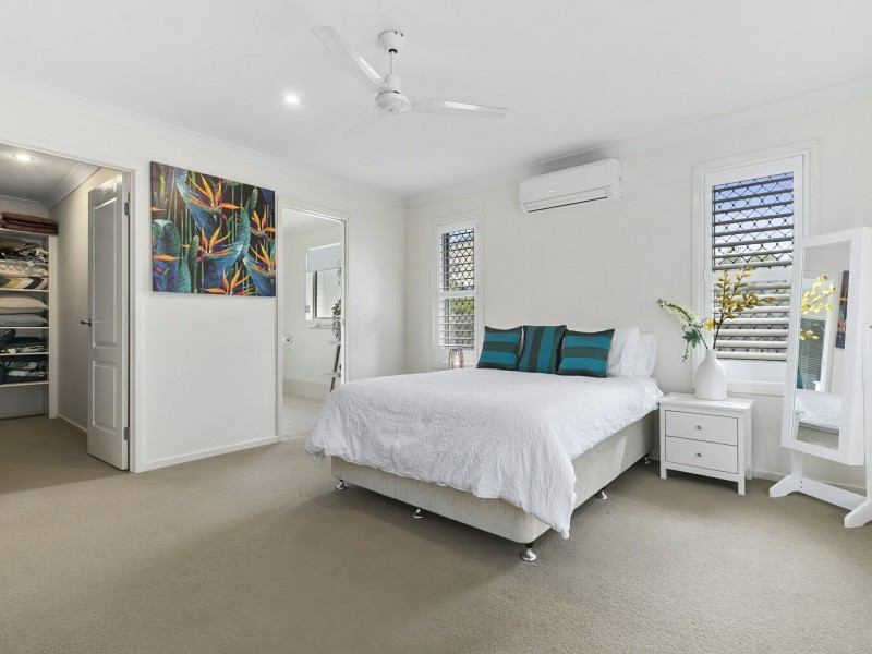 17 Captain Cook Drive, Banksia Beach QLD 4507