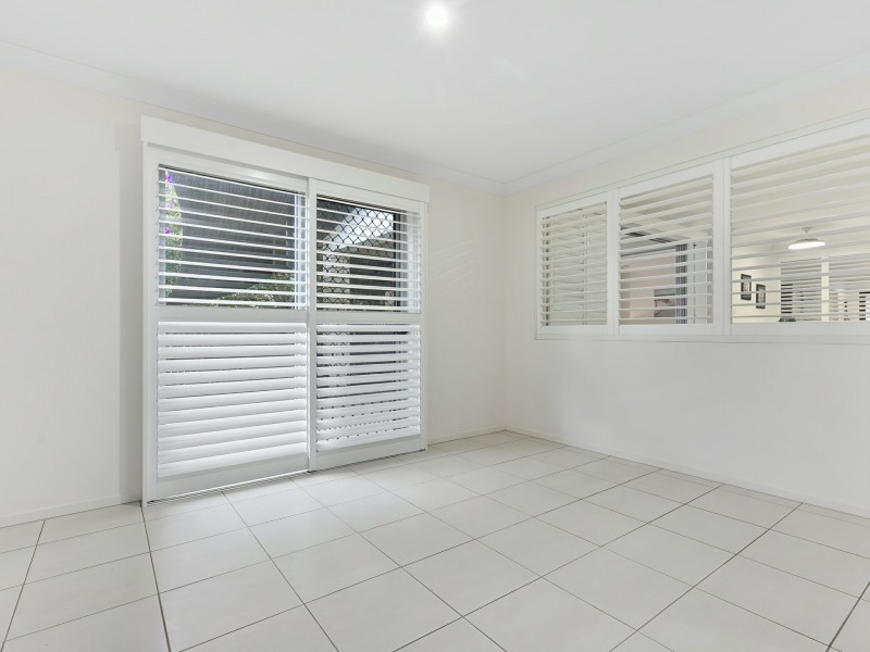 17 Captain Cook Drive, Banksia Beach QLD 4507