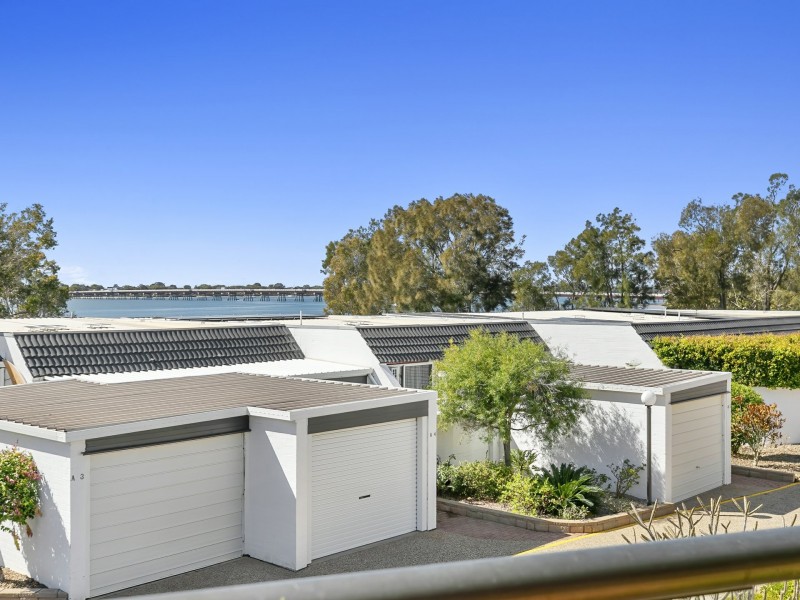 8A/16 Spinnaker Drive, Sandstone Point QLD 4511