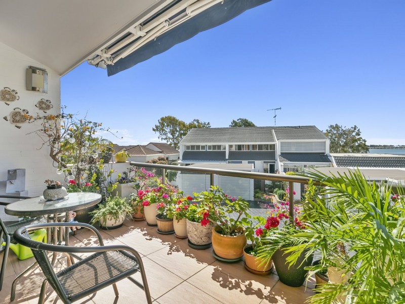 8A/16 Spinnaker Drive, Sandstone Point QLD 4511