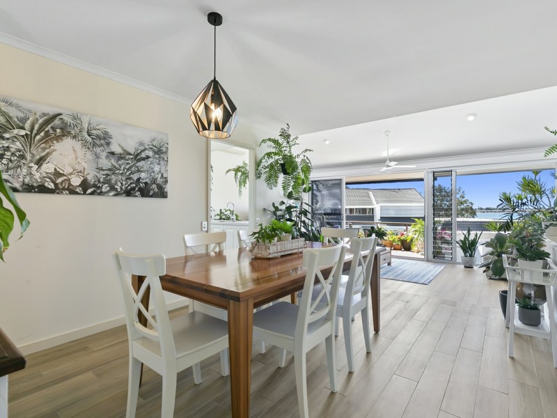 8A/16 Spinnaker Drive, Sandstone Point QLD 4511