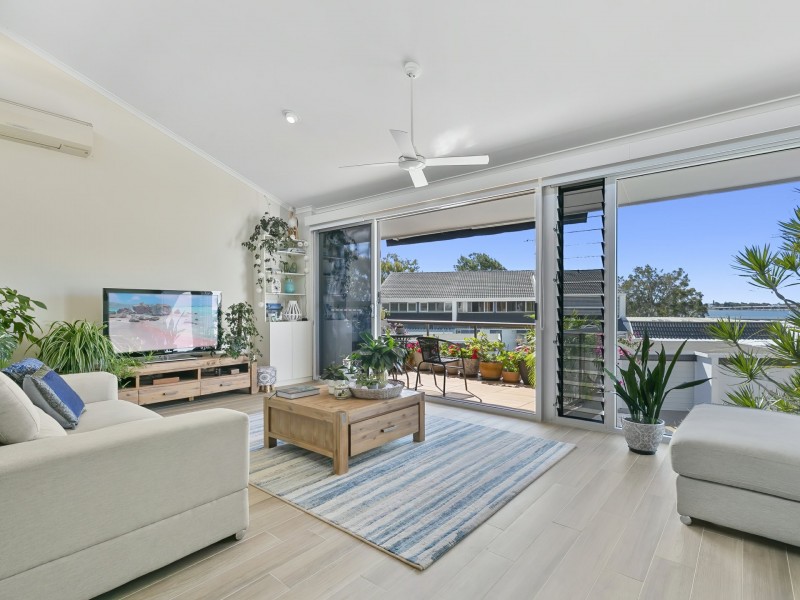 8A/16 Spinnaker Drive, Sandstone Point QLD 4511