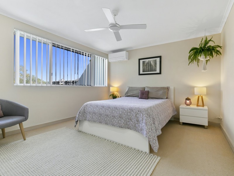 8A/16 Spinnaker Drive, Sandstone Point QLD 4511