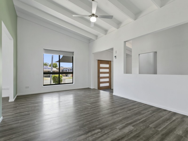 12 Dianthus Avenue, Banksia Beach QLD 4507