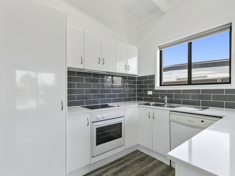 12 Dianthus Avenue, Banksia Beach QLD 4507