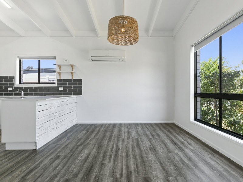 12 Dianthus Avenue, Banksia Beach QLD 4507