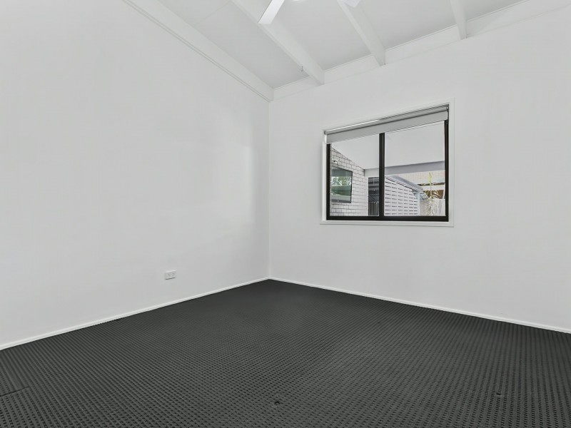 12 Dianthus Avenue, Banksia Beach QLD 4507