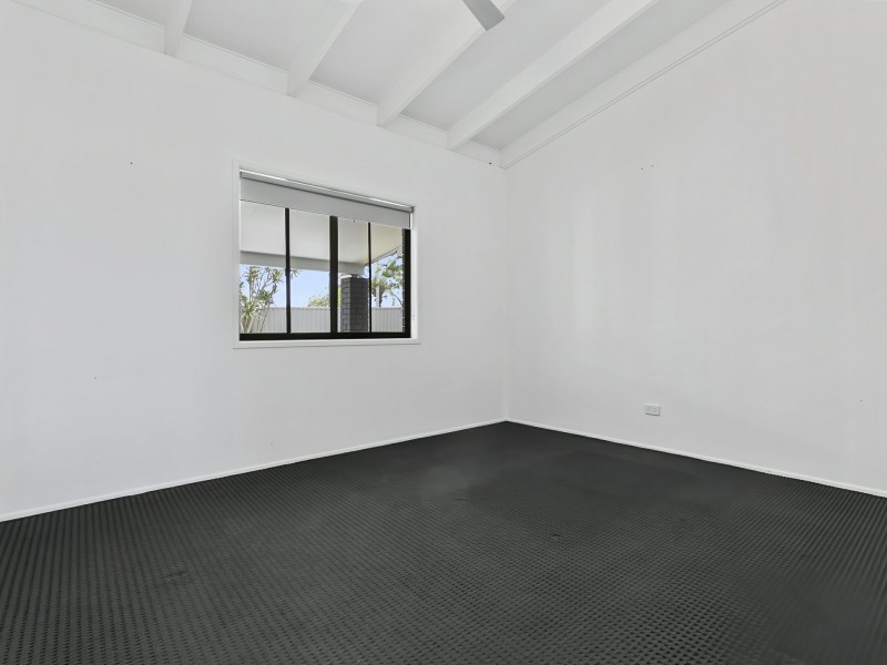 12 Dianthus Avenue, Banksia Beach QLD 4507