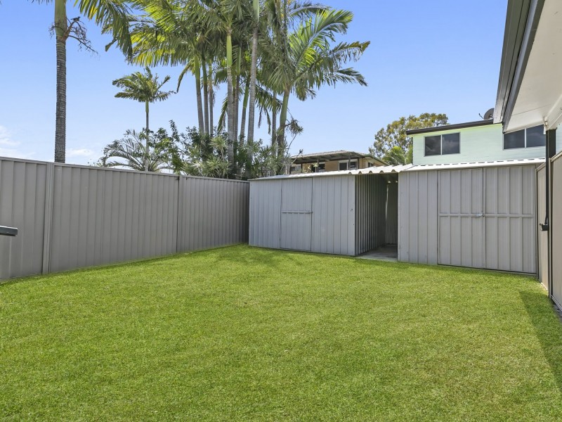 12 Dianthus Avenue, Banksia Beach QLD 4507