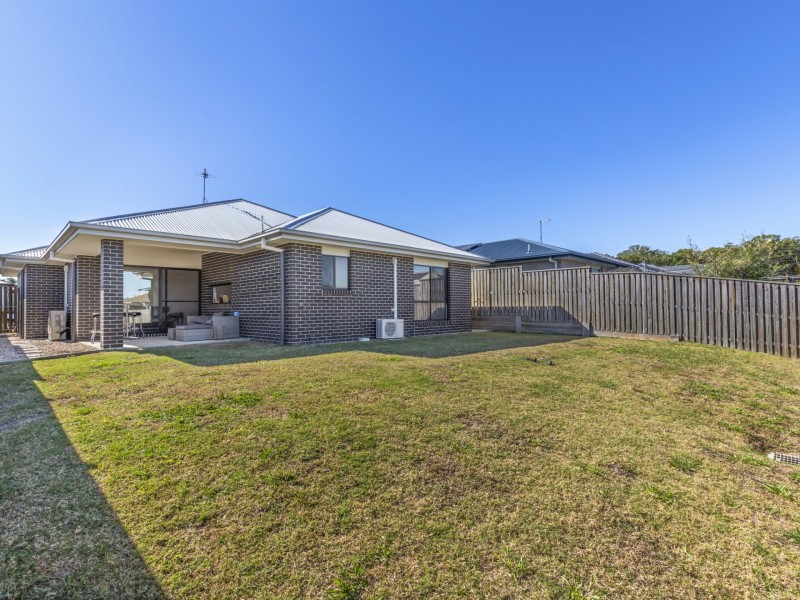 17 Newell Street, Ningi QLD 4511