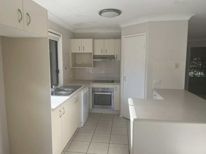 23 Corrimal Place, Sandstone Point QLD 4511