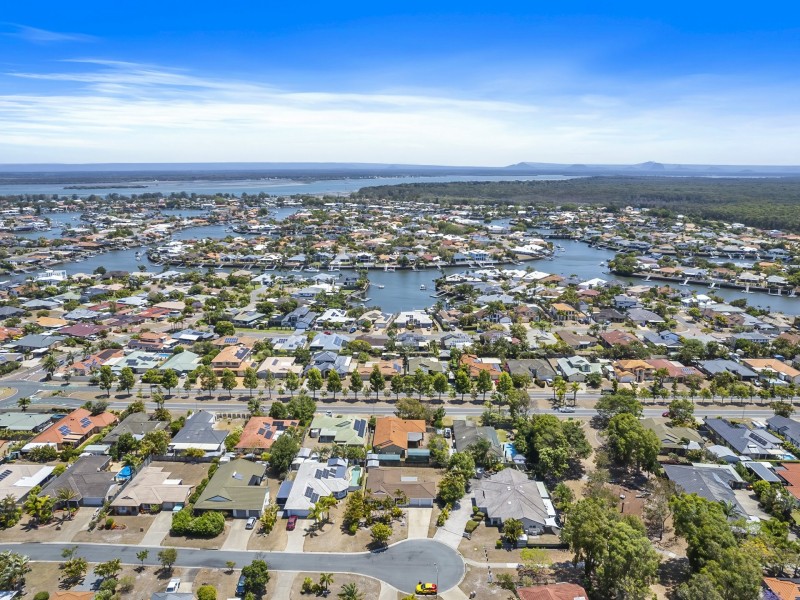 19 Winch Court, Banksia Beach QLD 4507