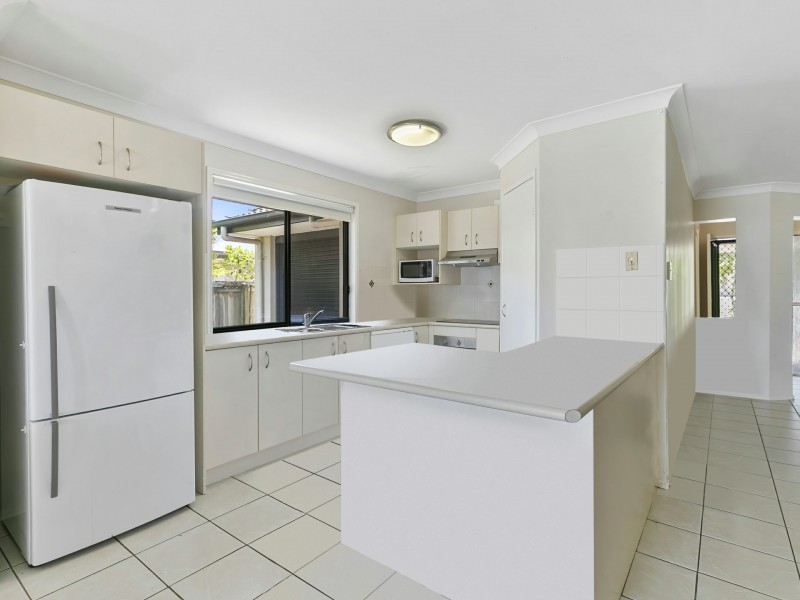 23 Corrimal Place, Sandstone Point QLD 4511