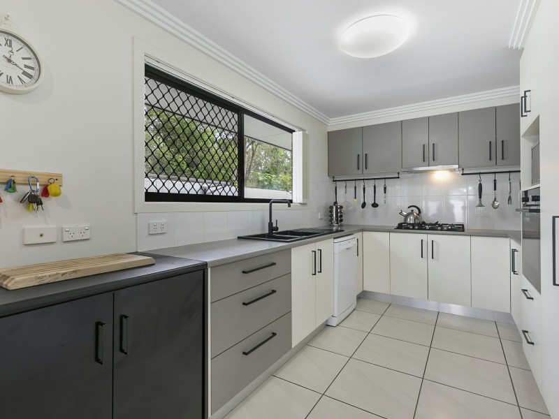 1 Sinclair Place, Ningi QLD 4511