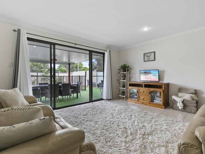 1 Sinclair Place, Ningi QLD 4511