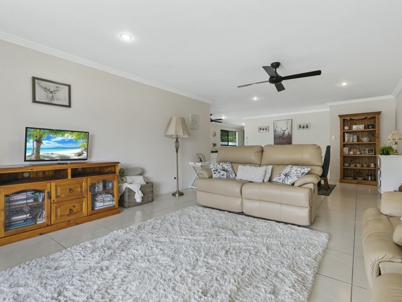 1 Sinclair Place, Ningi QLD 4511
